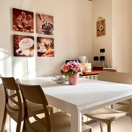 Il Villino B&B - Napoli/Pompei/Sorrento/Costiera Brusciano ภายนอก รูปภาพ