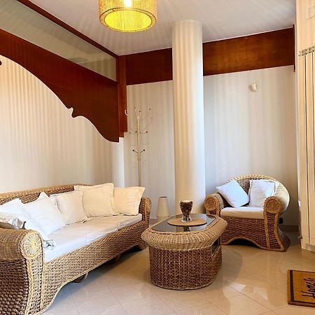 Il Villino B&B - Napoli/Pompei/Sorrento/Costiera Brusciano ภายนอก รูปภาพ