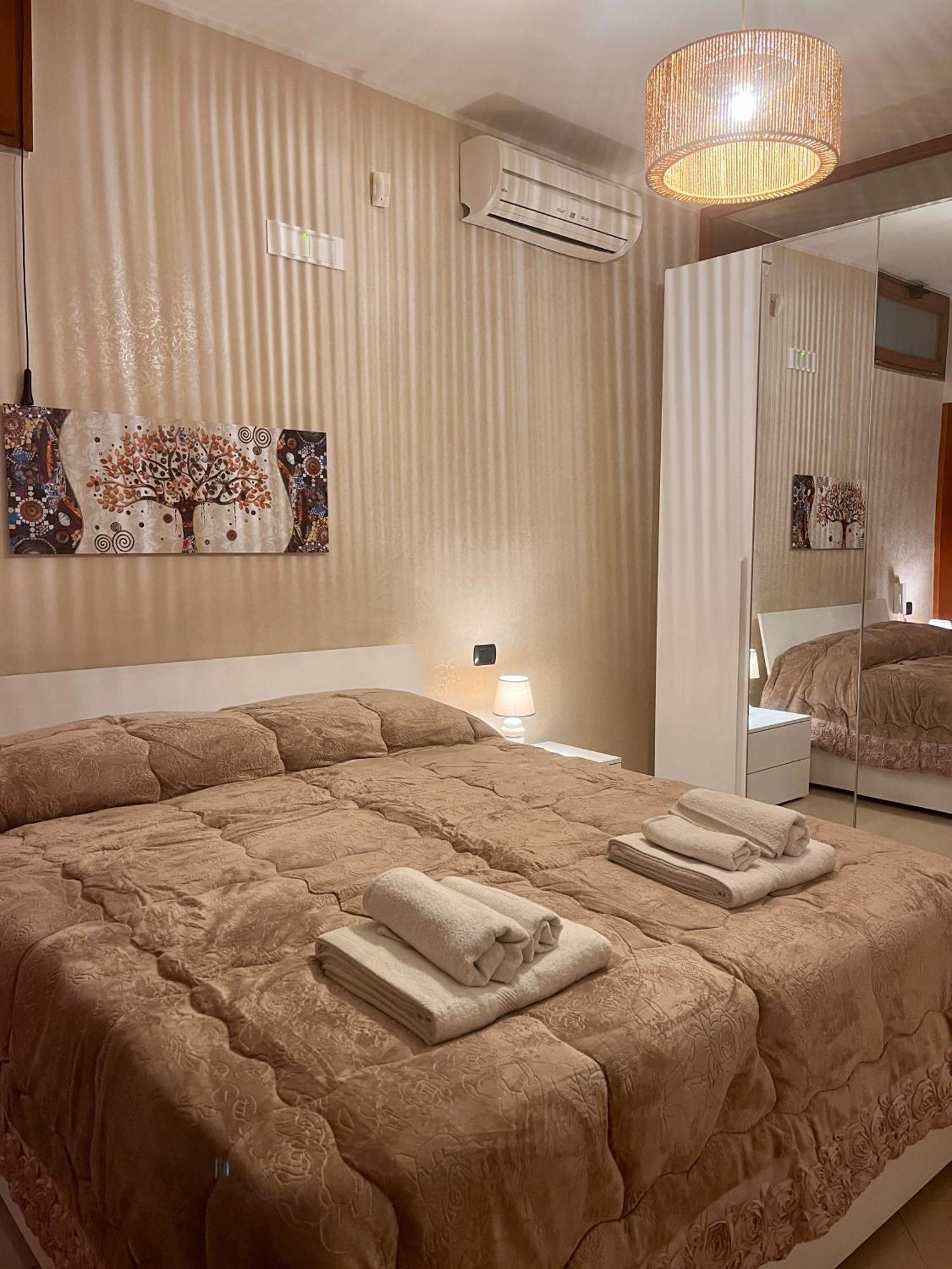 Il Villino B&B - Napoli/Pompei/Sorrento/Costiera Brusciano ภายนอก รูปภาพ